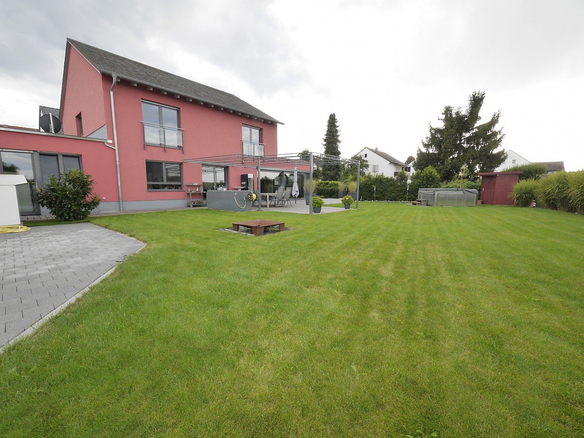 Foto 1-2 Familienhaus in Darmstadt