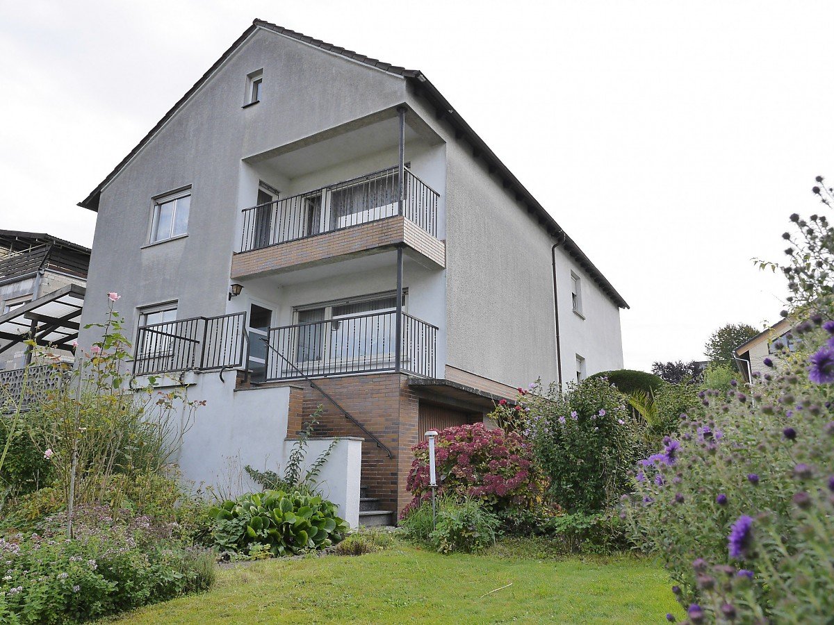 Foto Dreifamilienhaus in Roßdorf