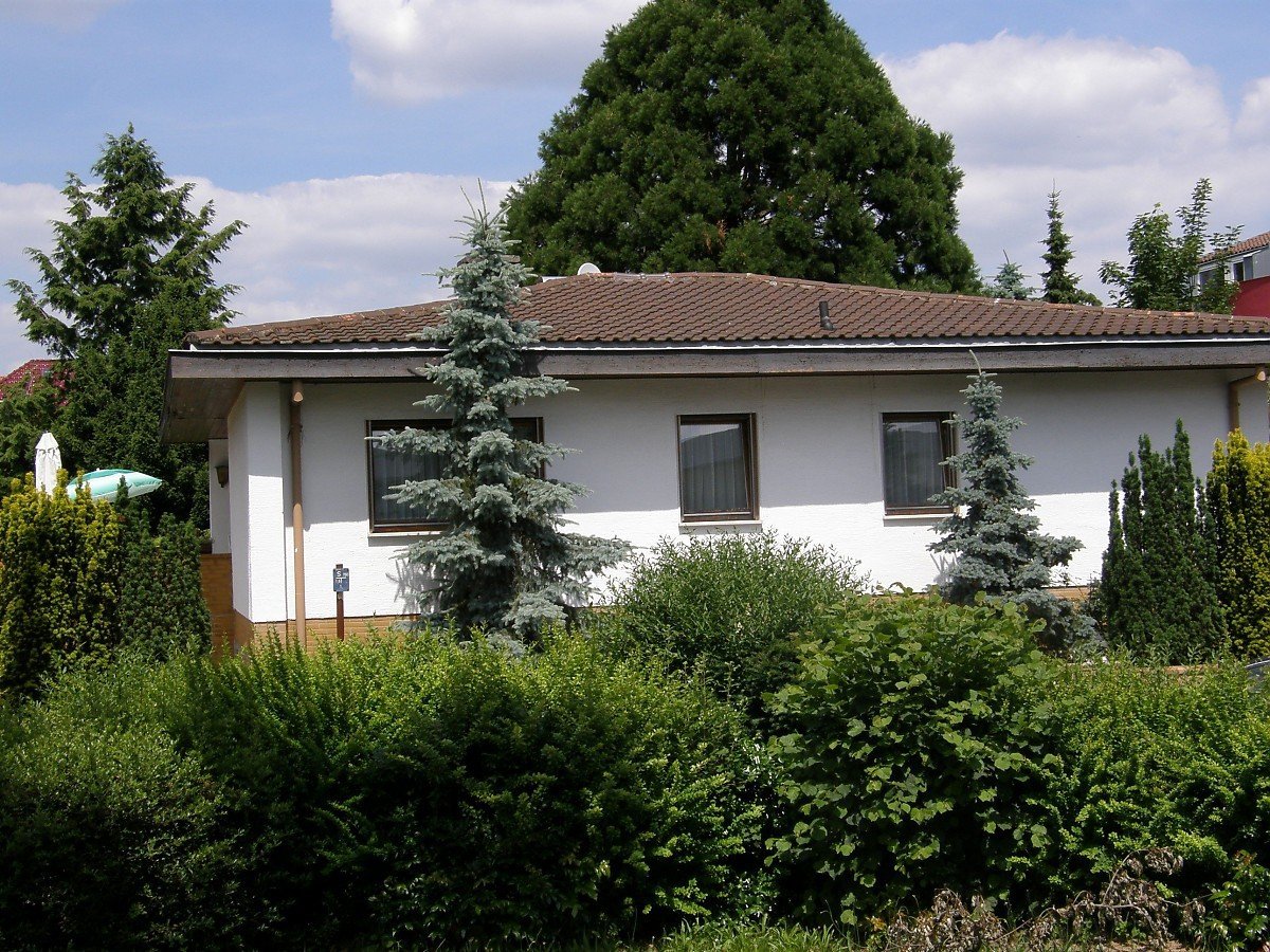 Foto Walmdachbungalow in Roßdorf