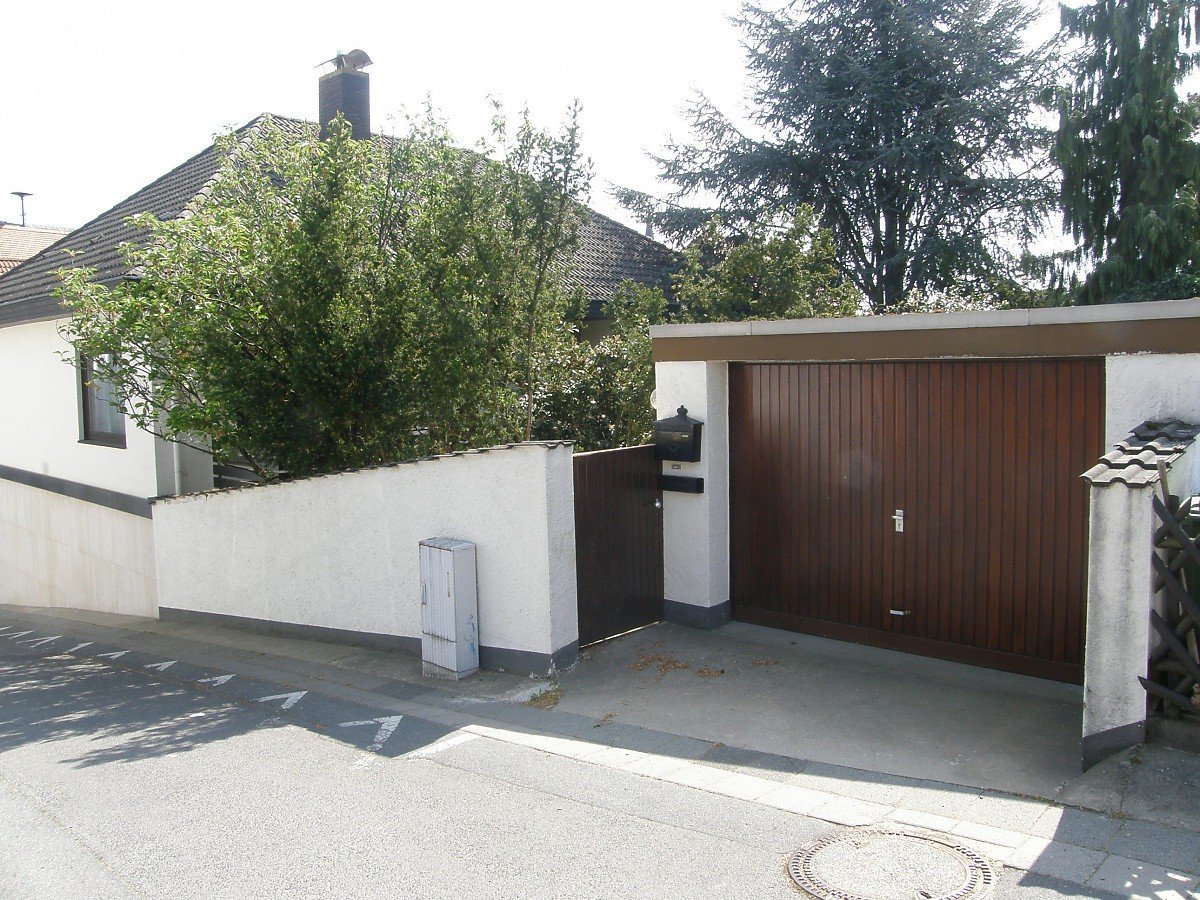 Foto Wohn- Geschäftshaus in Roßdorf