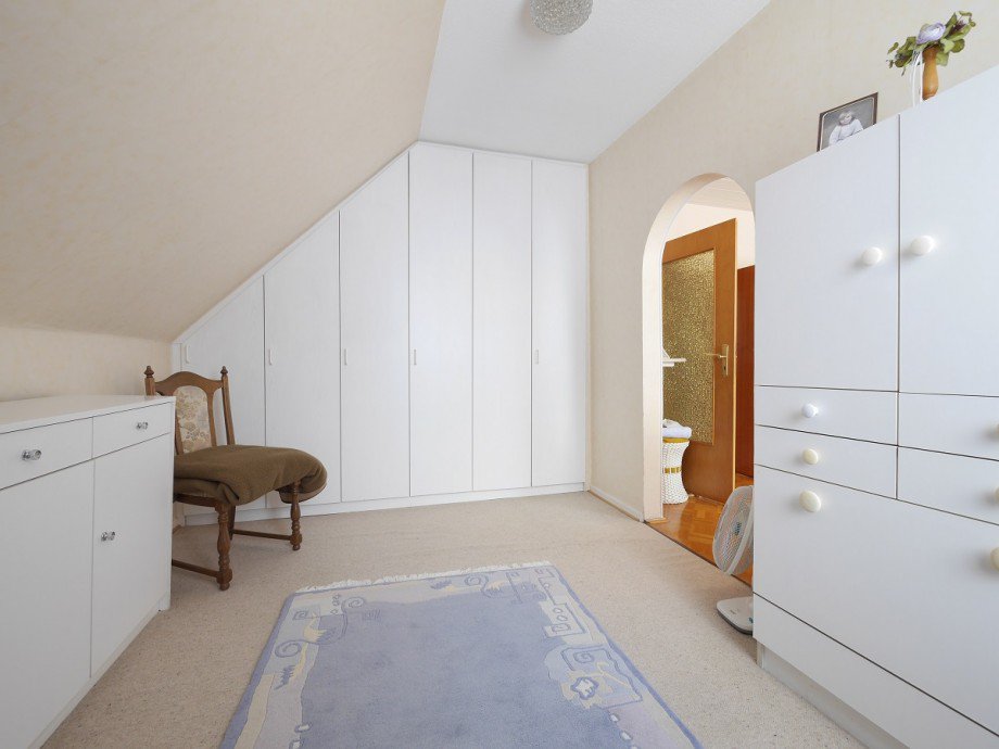 Ankleidezimmer am Schlafzimmer Einfamilienhaus Darmstadt-Eberstadt