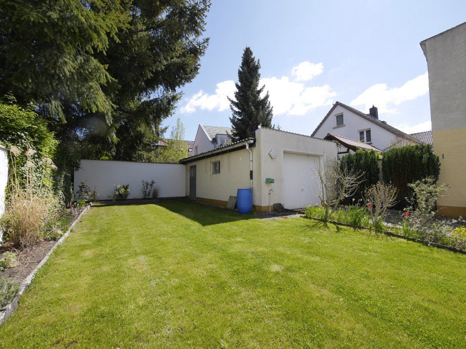 Garten mit Garage Einfamilienhaus Darmstadt-Eberstadt