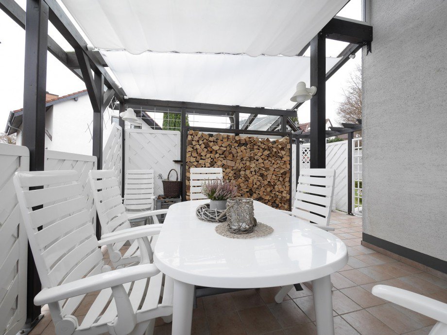 �berdachte Terrasse am Esszimmer Einfamilienhaus Gro�-Bieberau