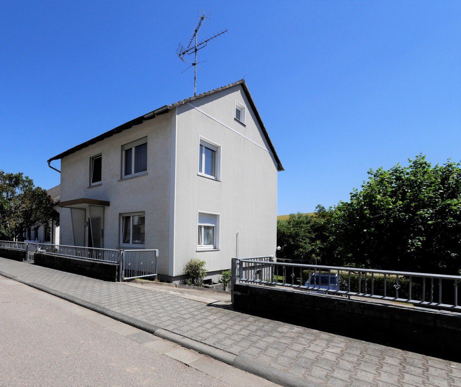 Stra�enansicht Einfamilienhaus Gro�-Bieberau